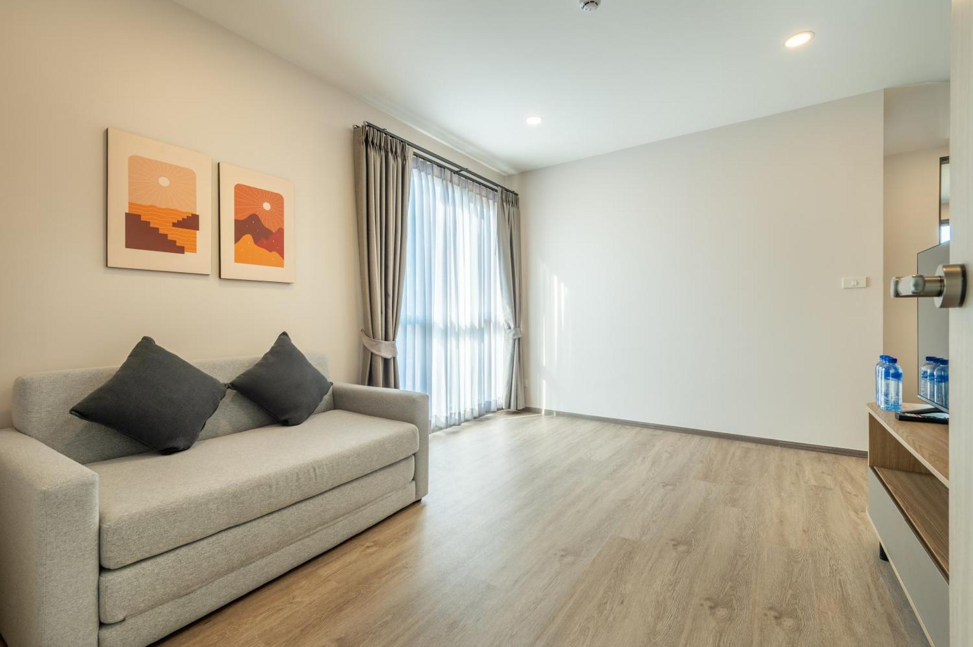 Salaya One Hotel & Service Apartment 外观 照片