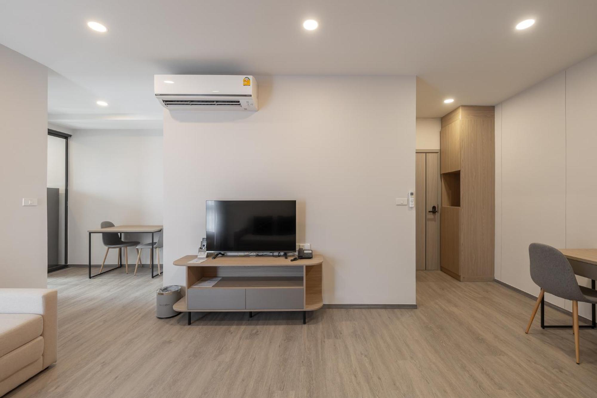 Salaya One Hotel & Service Apartment 外观 照片