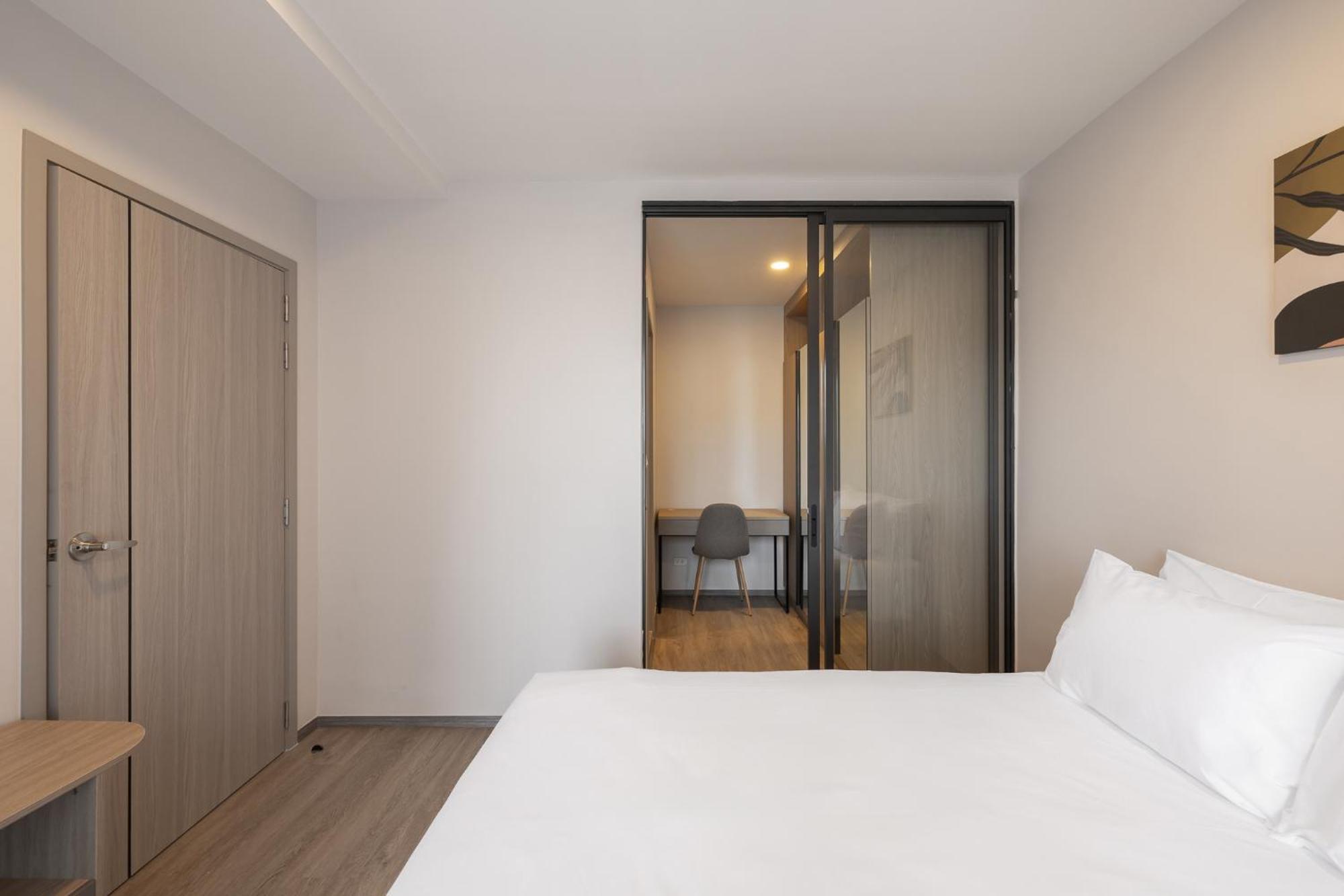 Salaya One Hotel & Service Apartment 外观 照片