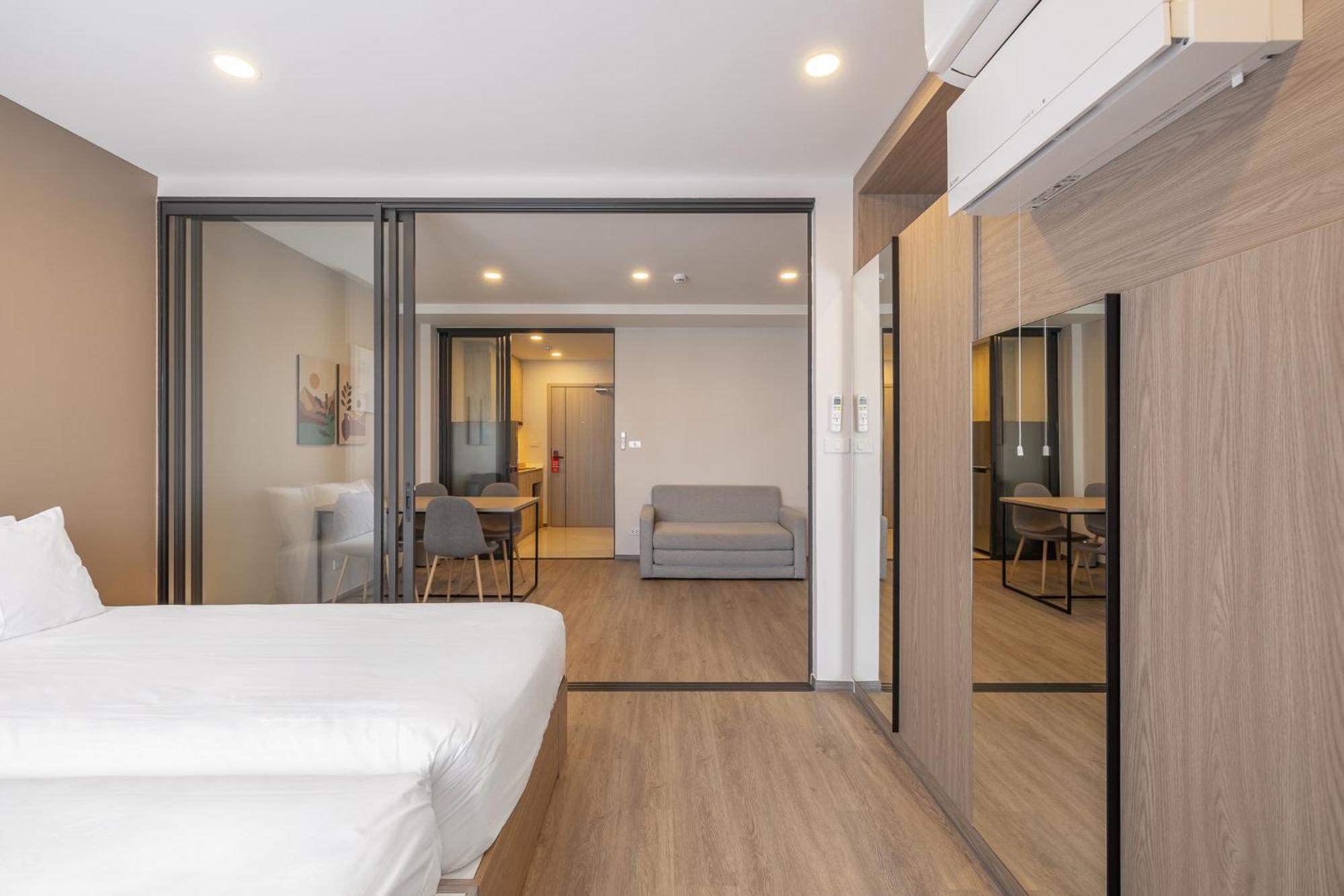 Salaya One Hotel & Service Apartment 外观 照片