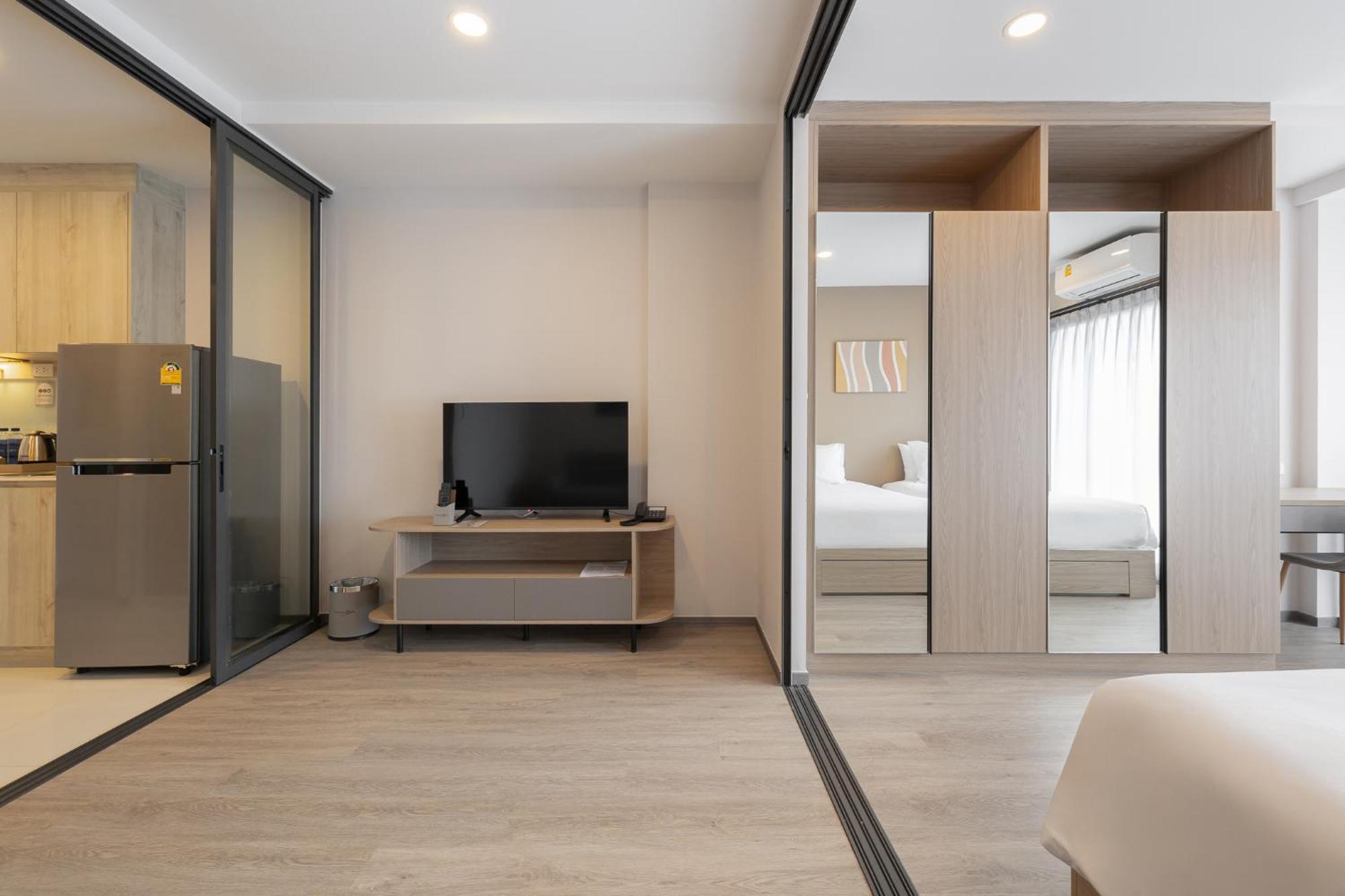Salaya One Hotel & Service Apartment 外观 照片